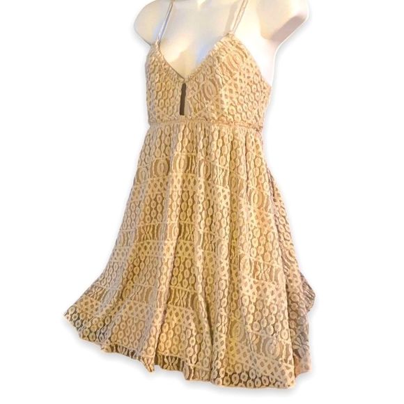 Nectar Clothing Boho Embroidered Dress - Picture 8 of 8